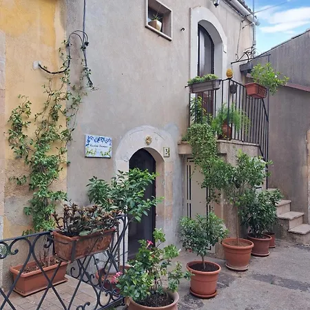 Cortile Damar * Palazzolo Acreide